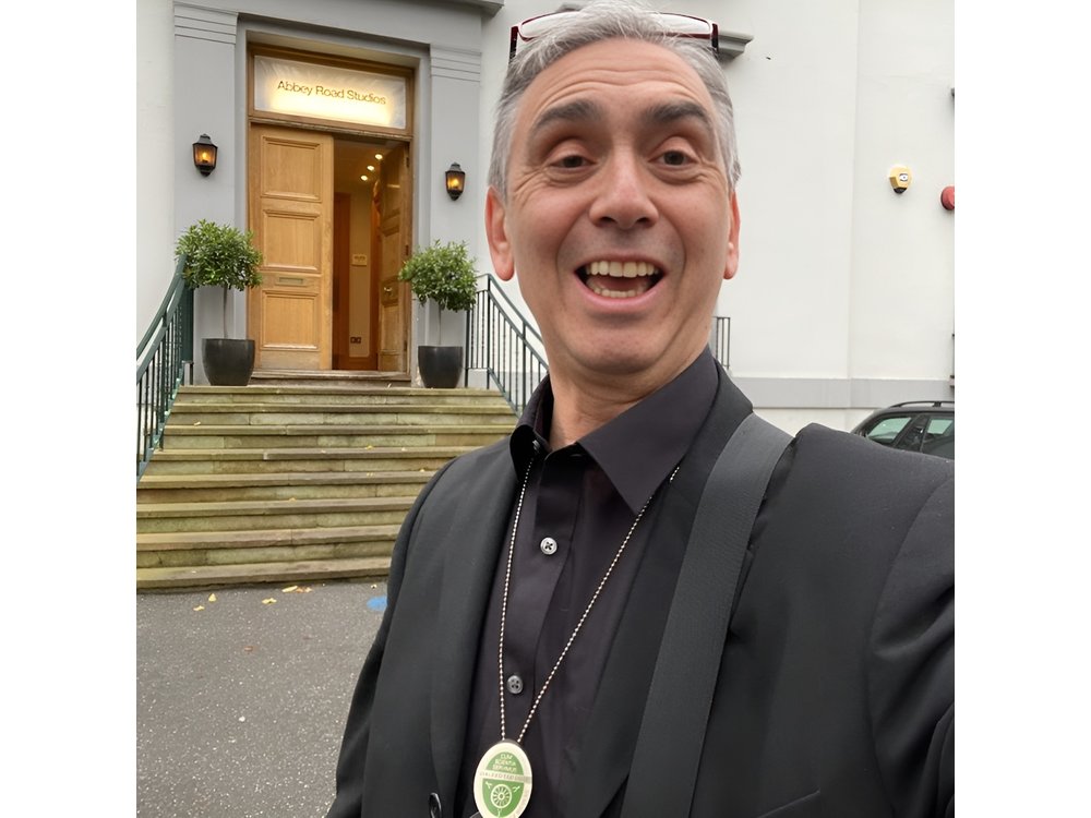 A Beatles London taxi tour and sightseeing experience