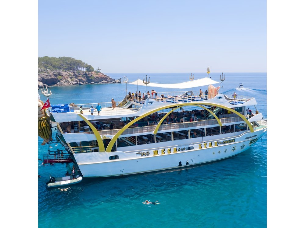 Full-day Boat Tour from Antalya with Lunch and Foam Party