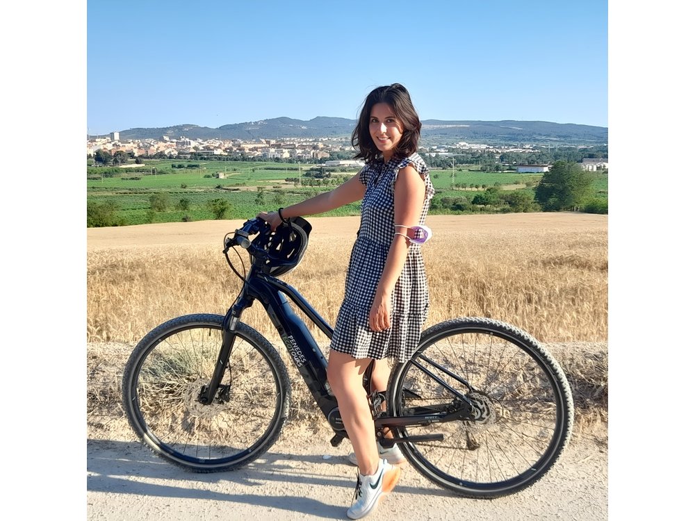 From Barcelona: E-Bike Tour in the vineyards with 2 Wineries