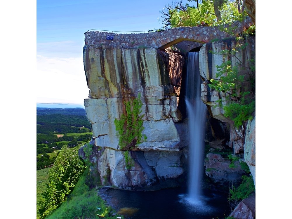 Ruby Falls and Rock City Daytrip from Nashville