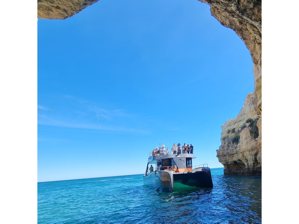 Tour to Benagil Caves and Coastline in Albufeira