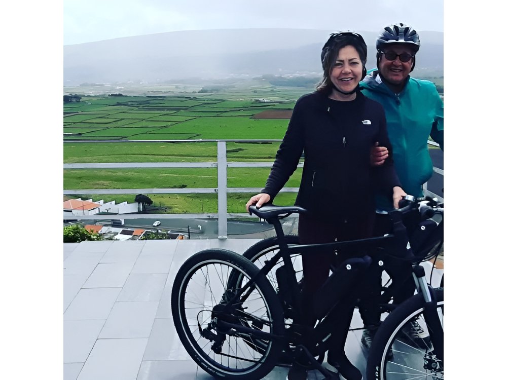 Praia da Vitória E-bike Guided Tour with pick-up and drop-off