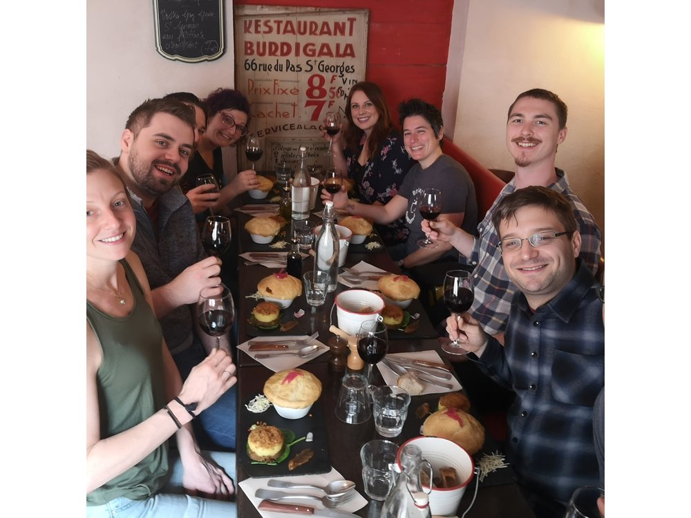 Food & History Tour in Bordeaux Old Town with Local Guide