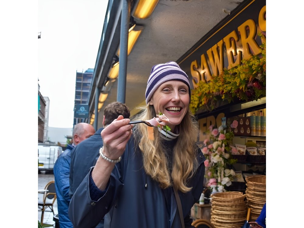 Belfast Centre Food Tour of 12 Local Irish Dishes and Drinks