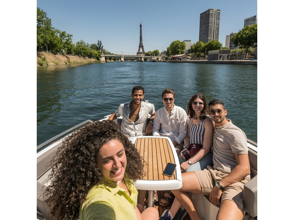 Private Cruise to Discover Paris