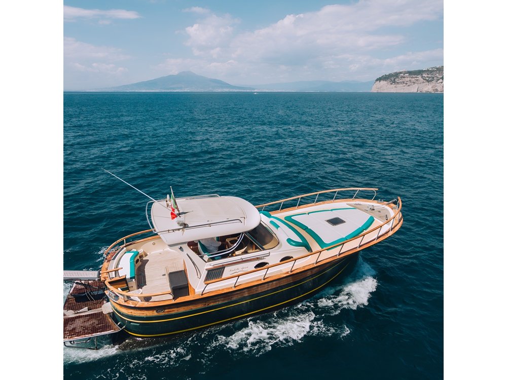 Amalfi Coast Private Boat Tour from Sorrento, Positano or Naples