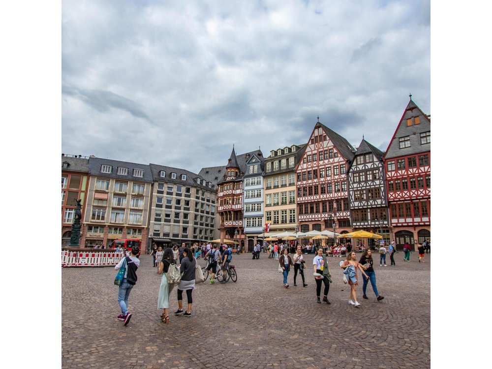 Explore Frankfurt in 60 minutes with a Local