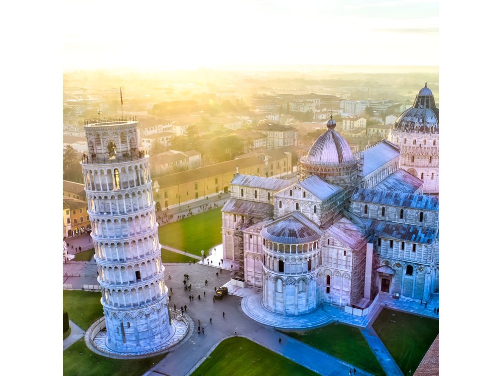 Private Pisa and Lucca Wine Tour from Florence