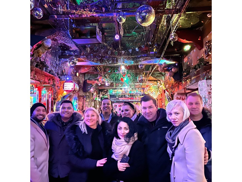Budapest Ruin Bars Evening Walking Tour with Drinks & Snacks