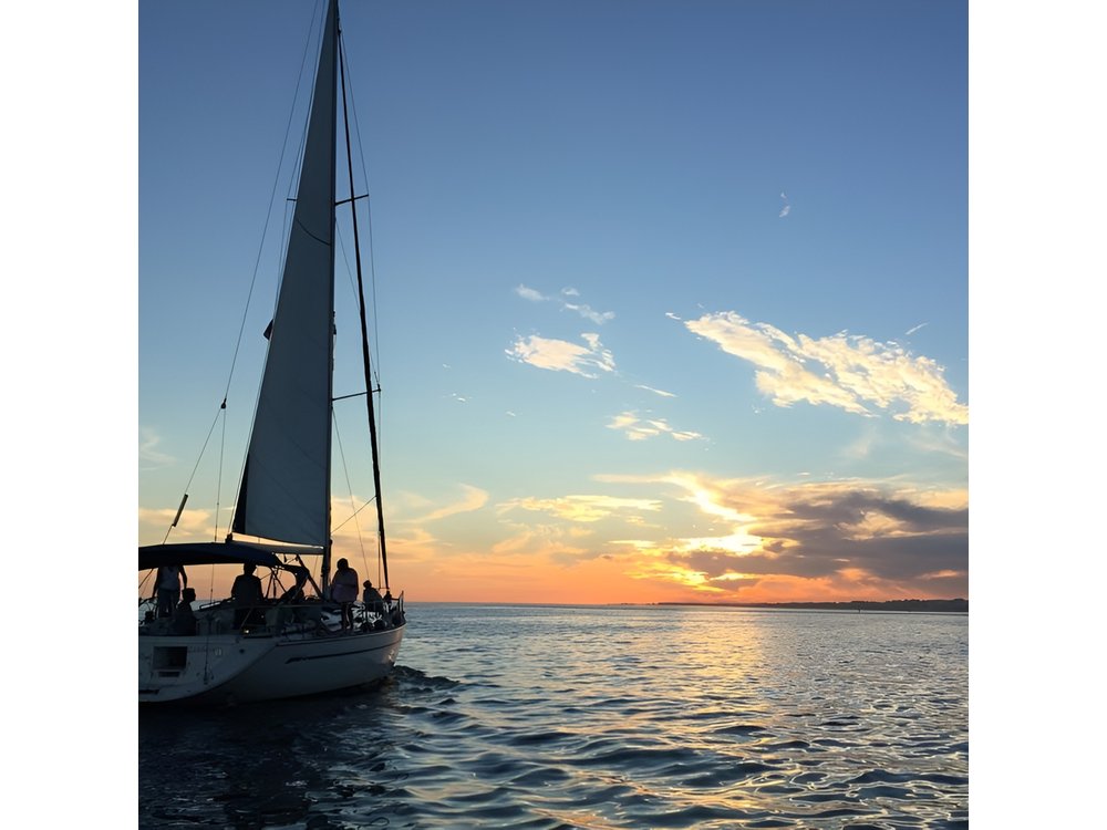 Private Sailing Cruise in Lisbon with Drinks