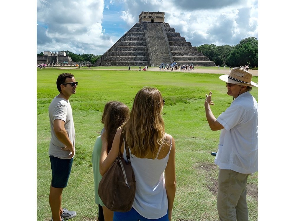 Chichen Itza Private Tour plus Cenote and Valladolid Visit