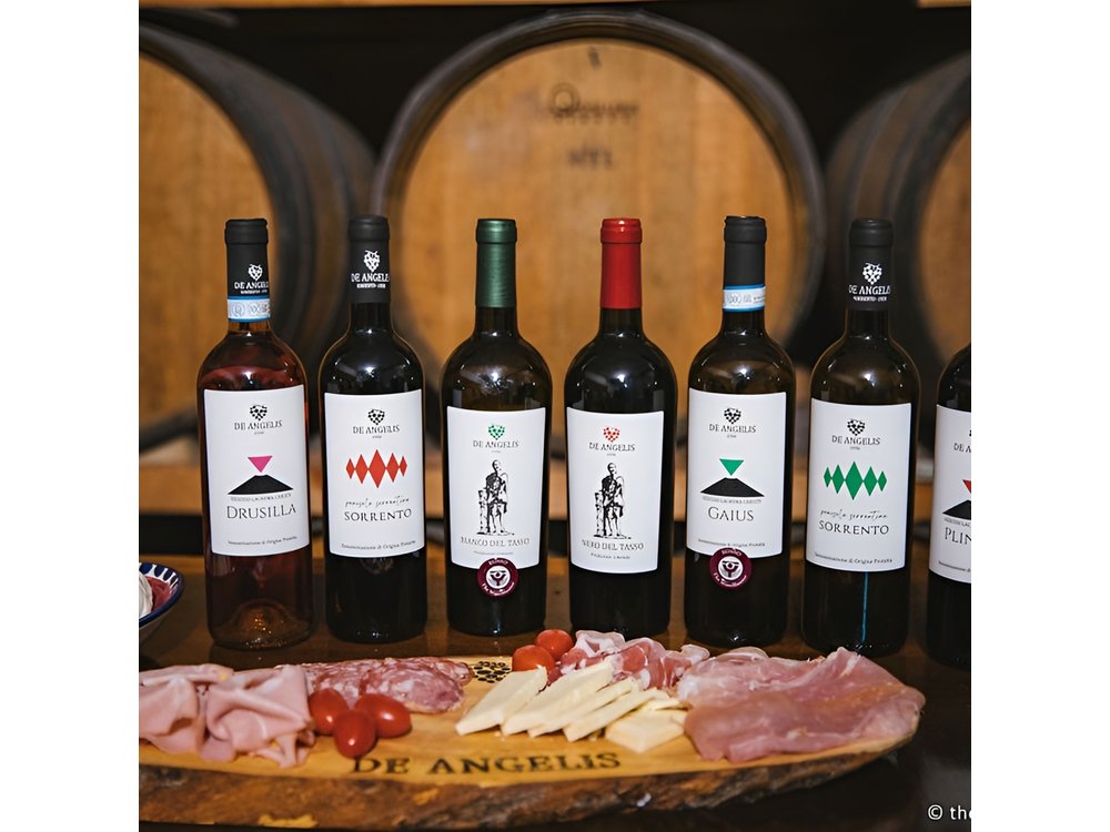 2-hour tasting of 5 wines in Sorrento
