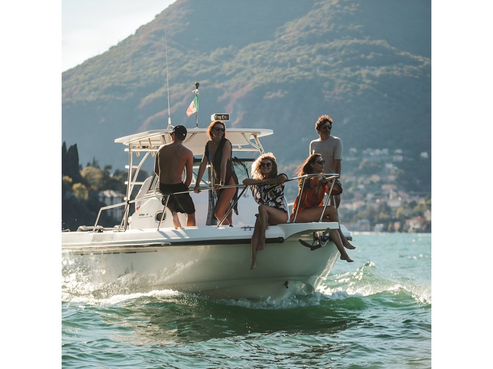 2 Hours Private Boat Tour on Lake Como