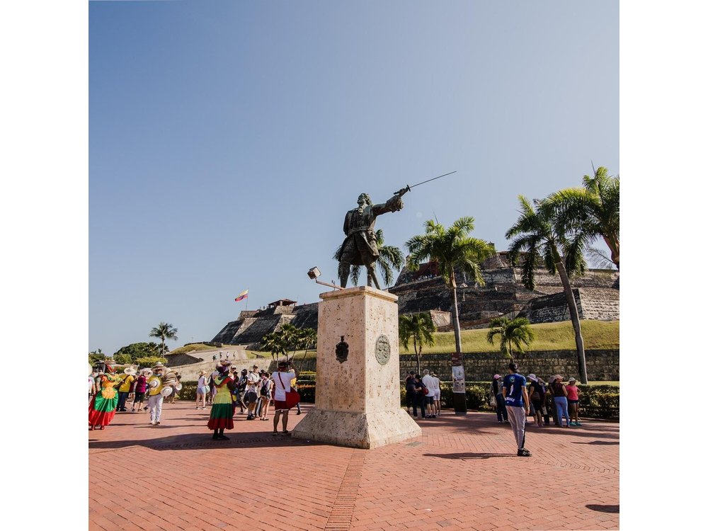 Fortress, Old Town and Shopping in Cartagena (Only for Cruisers )