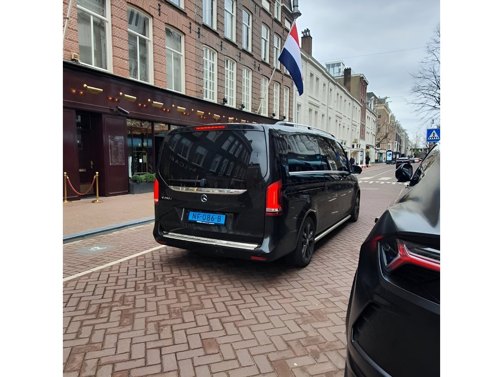 Private Minivan Sightseeing Tour in Amsterdam