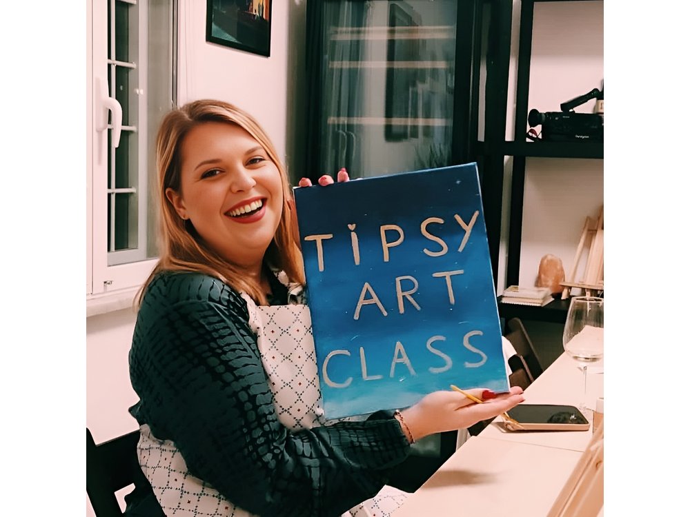 Paint and Free Flowing Wine Art Class in Rome with Pizza