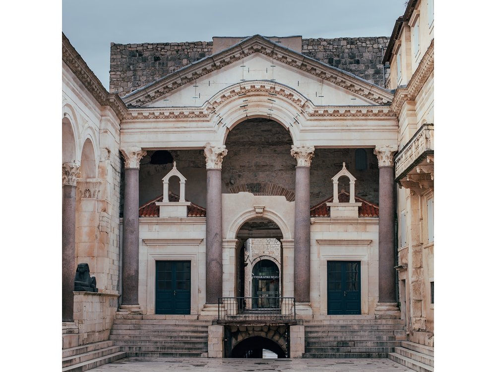 Split Palace & Old Town -Private walking tour- Entrance included