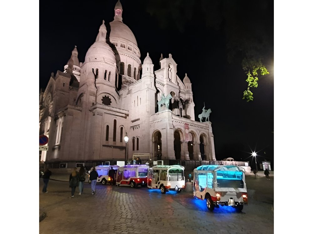 Paris by night in a Private Tuktuk Tour