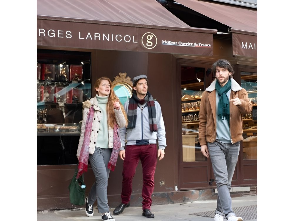 Paris Private Custom Tour with a Local Guide, Hidden Gems & Highlights
