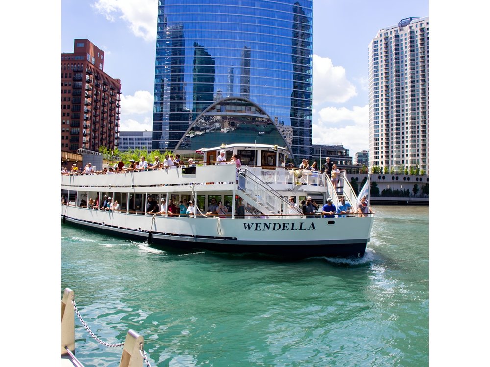 2-Hour Chicago Wine and Cheese Cruise