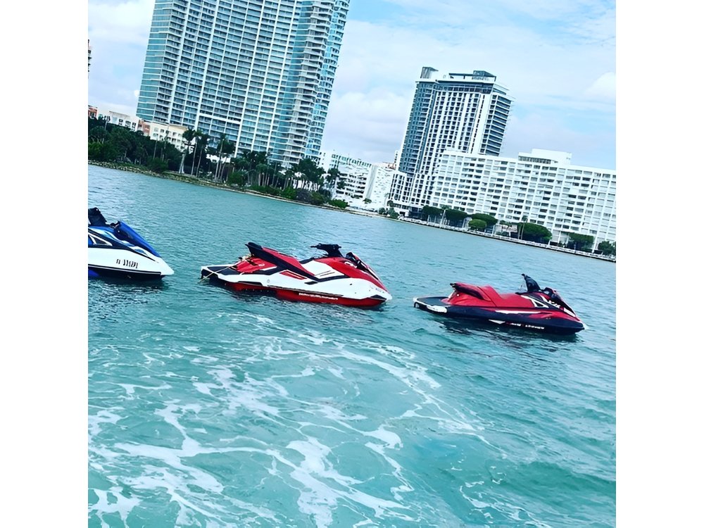 Miami Jet Ski Rental: chase the Ocean, ride the Waves