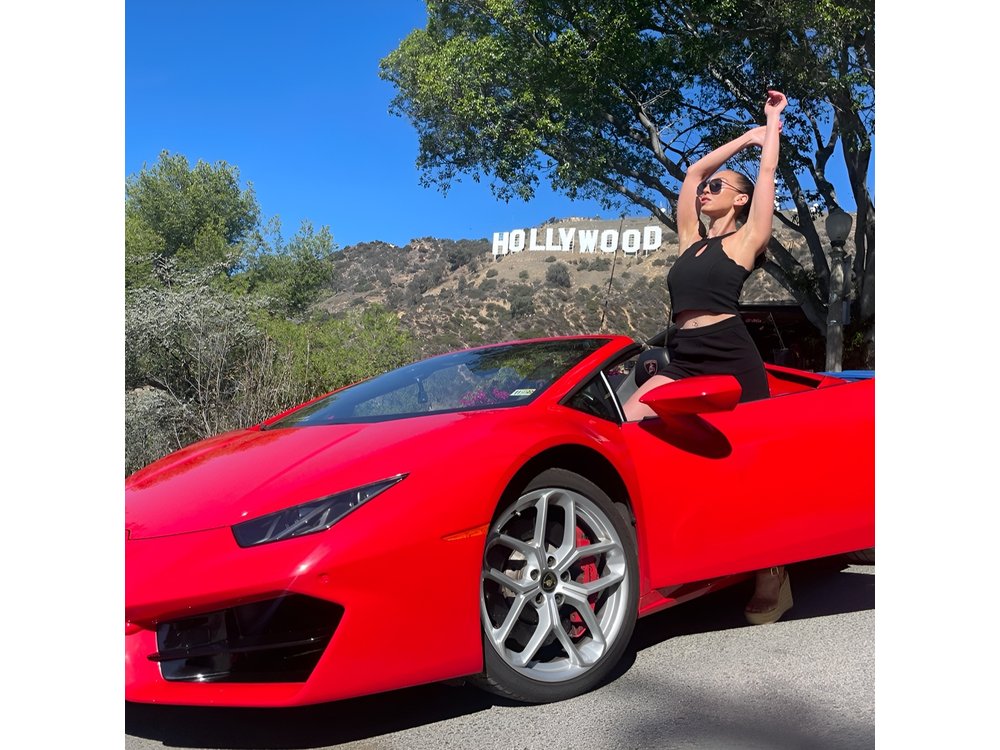 50-Minute Driving Tour: Explore Los Angeles in a Lamborghini