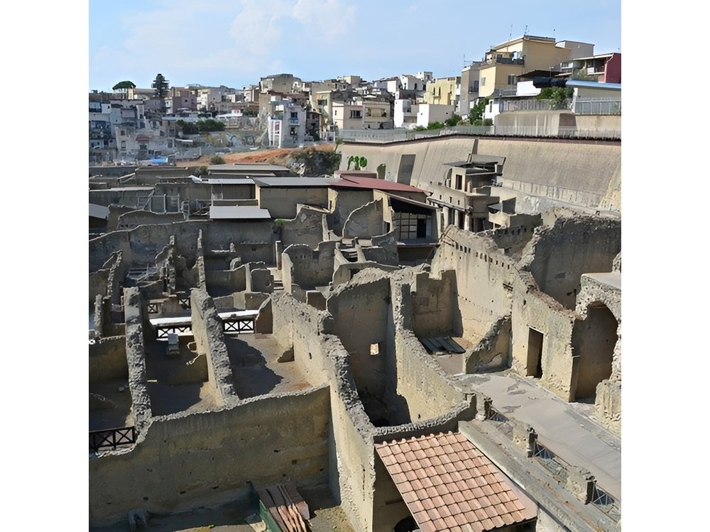 Half Day Excursion to Herculaneum from Naples with Lunch