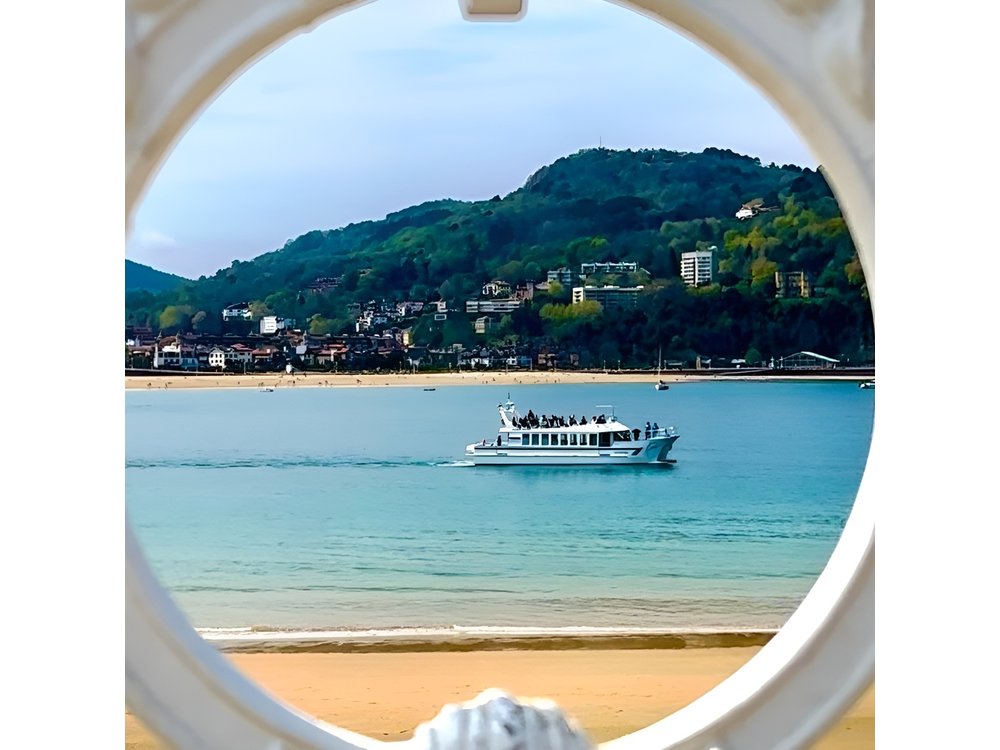 Hybrid Catamaran Ride: La Concha and Costa de San Sebastian