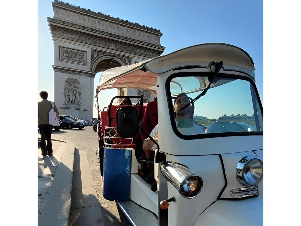 Paris with a Tuk Tuk - Private 3-Hour TukTuk Tour