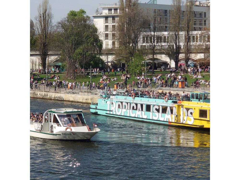 Berlin sightseeing boat tour on the Spree