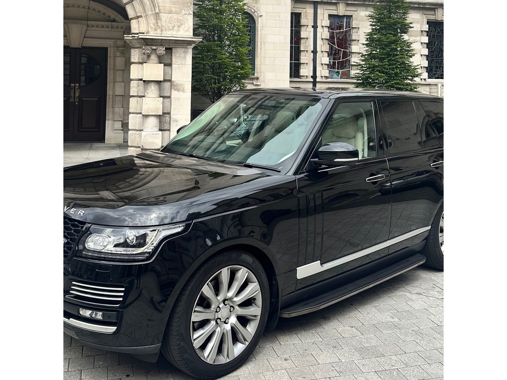 4-Hour Private Tour: Discover The Best of Belfast in Luxury SUV
