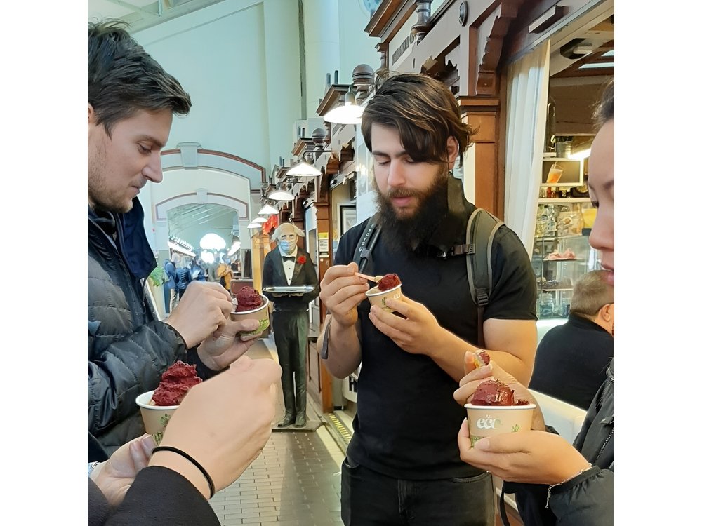CITY Tour with Food Tasting in Helsinki