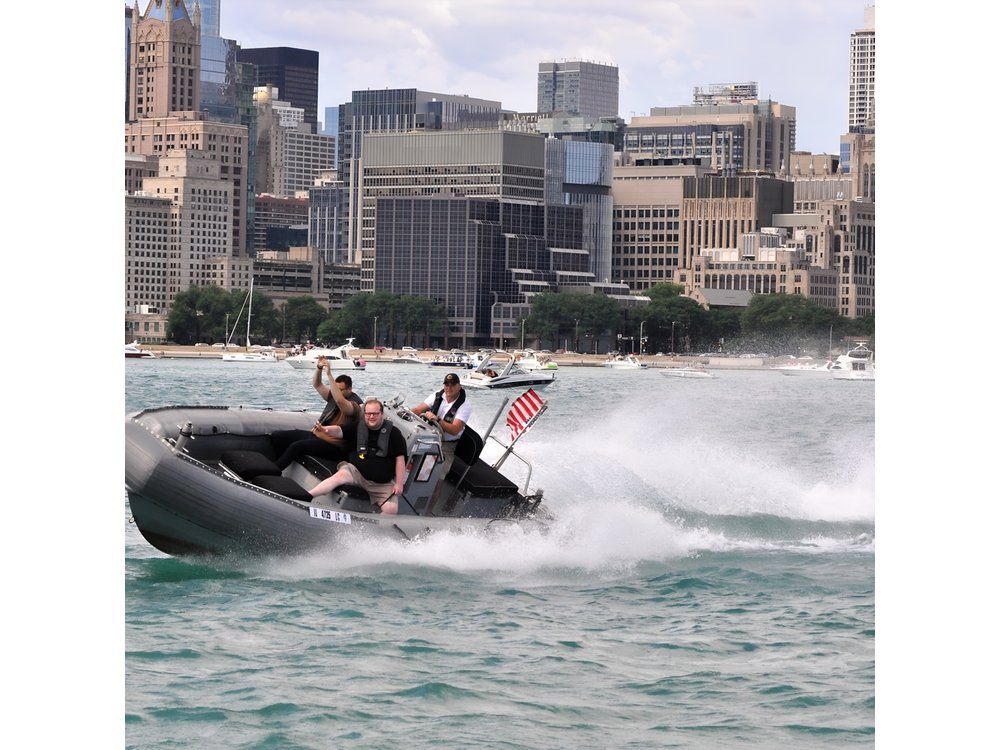 Small-Group Sightseeing Boat Tour in Chicago