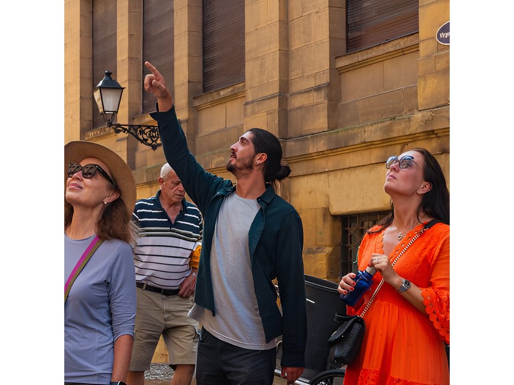 Walking Tour: Explore the Old town of San Sebastian