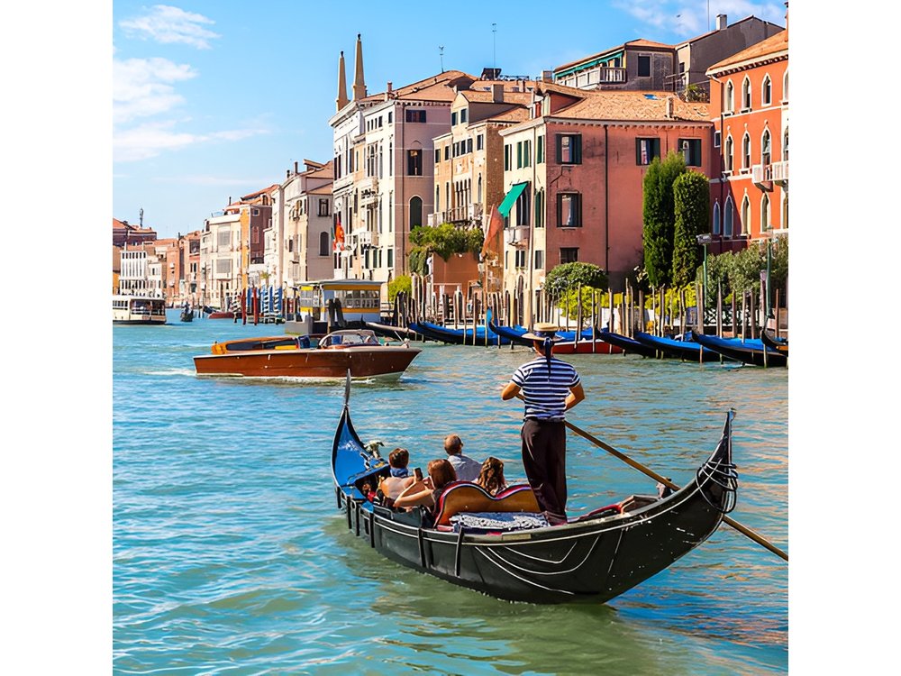 Walking Tour and Enchanting Gondola Journey in Venice + Ebook
