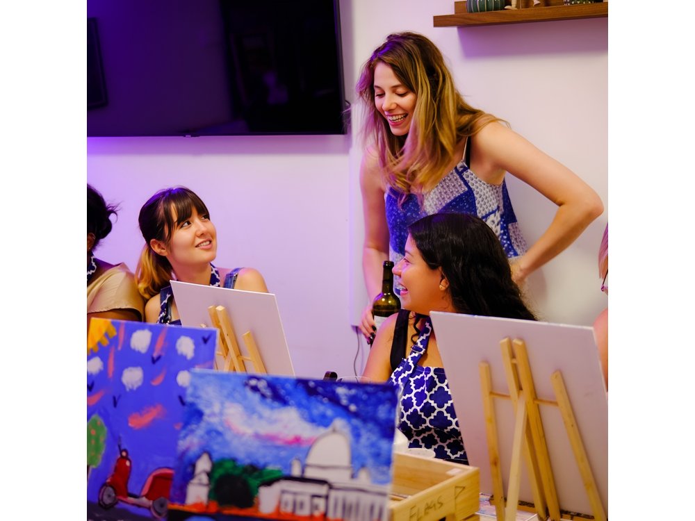 Rome Small Group Art Class Painting and Unlimited Wine with Pizza