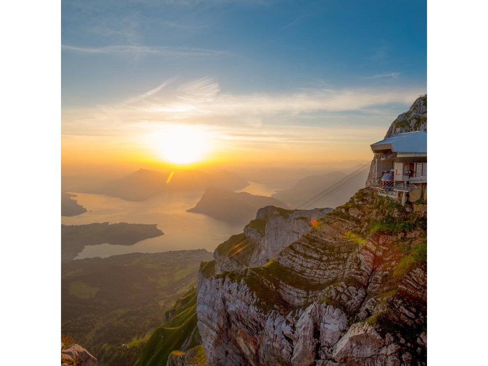 Zurich: Ride the Dragon to Mount Pilatus aboard a Skyglass Bus