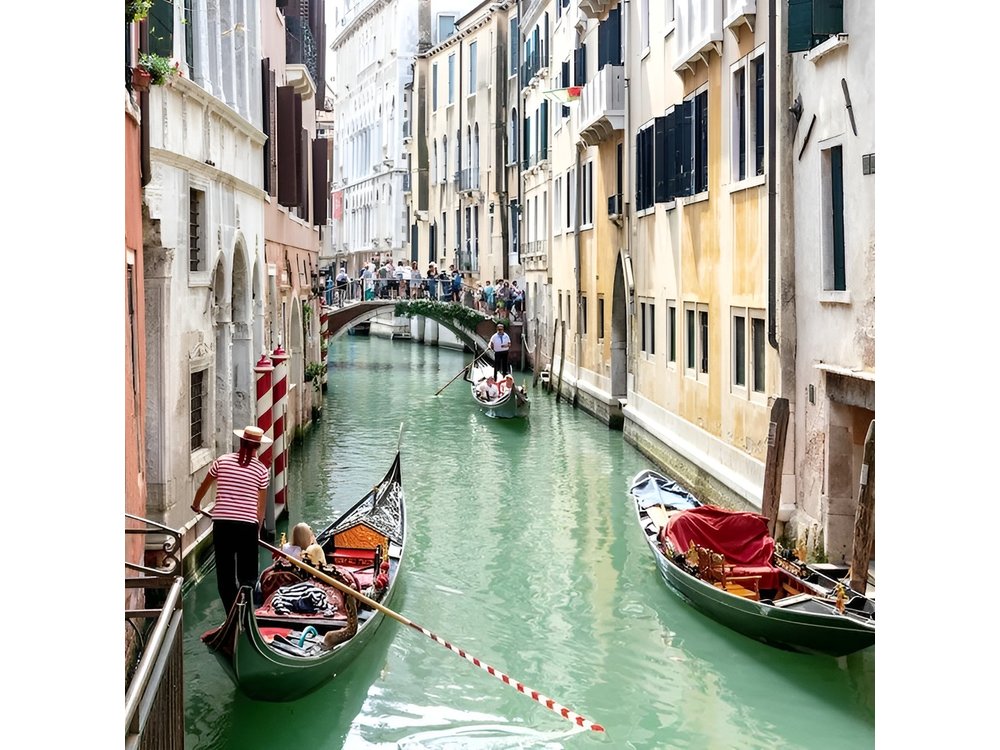 Venice Private Gondola Ride: Explore Hidden Canals and Sights