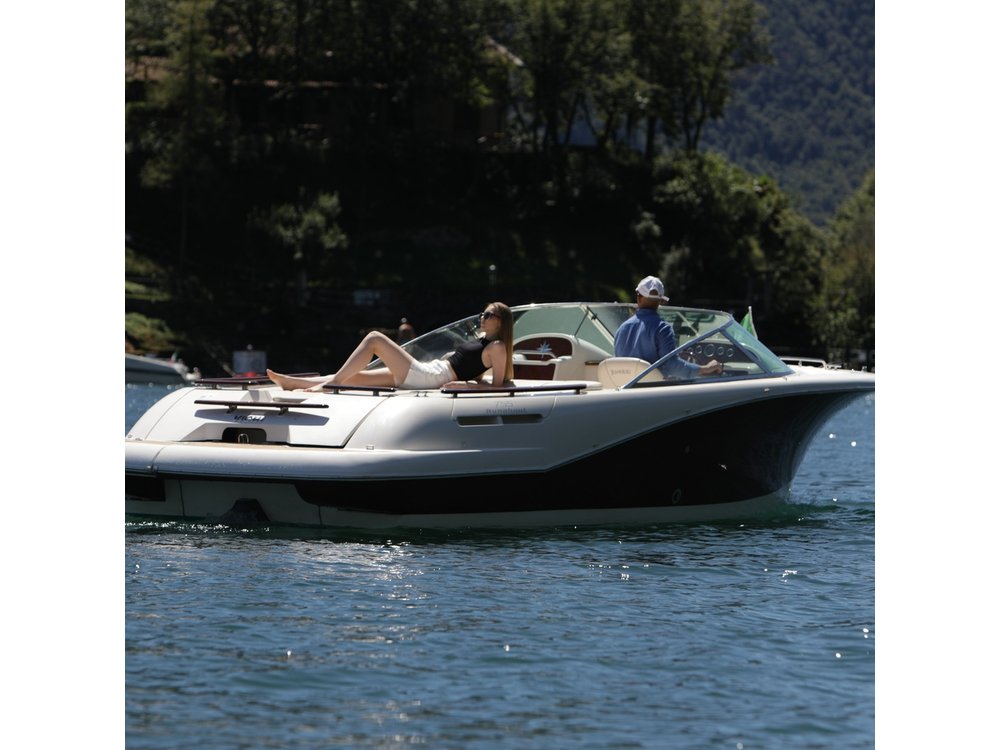 Lake Como: 2-Hour Luxury Speedboat Private Tour