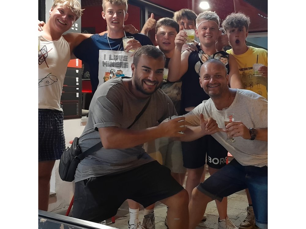 Albufeira PRIVATE Night Tour with Cocktails & Drinks