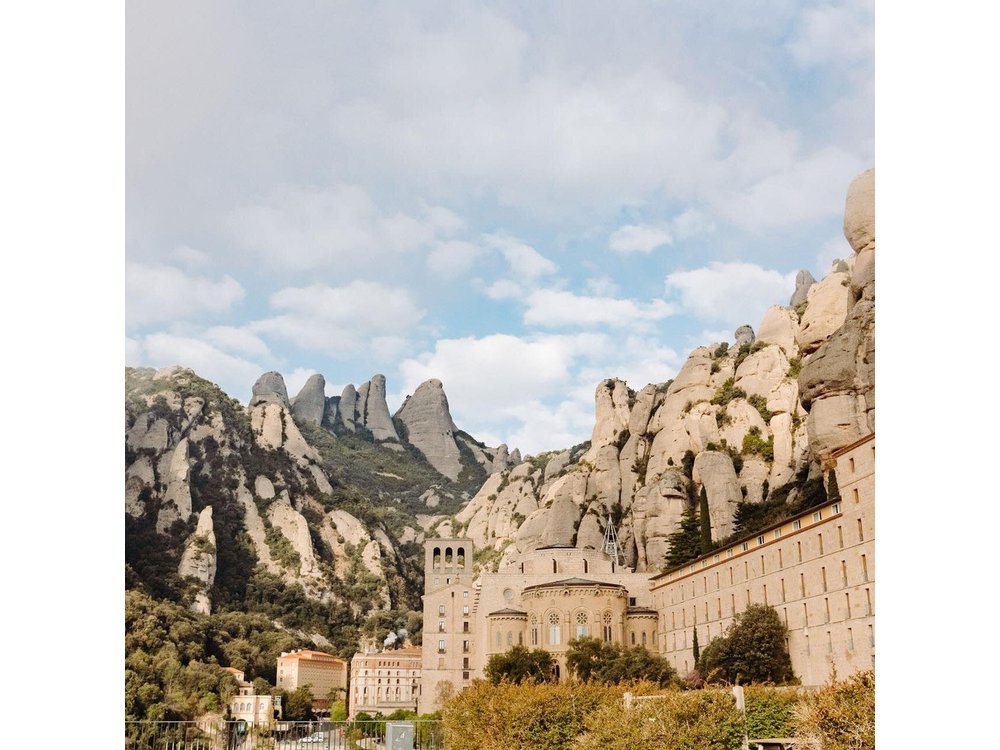 Full-Day Trip Barcelona to Montserrat Monastery & Cava Winery