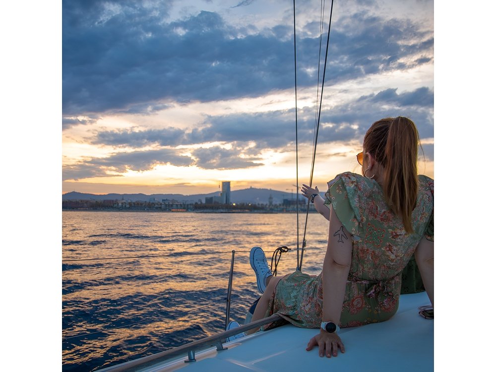 Sunset Sailing Tour in Barcelona