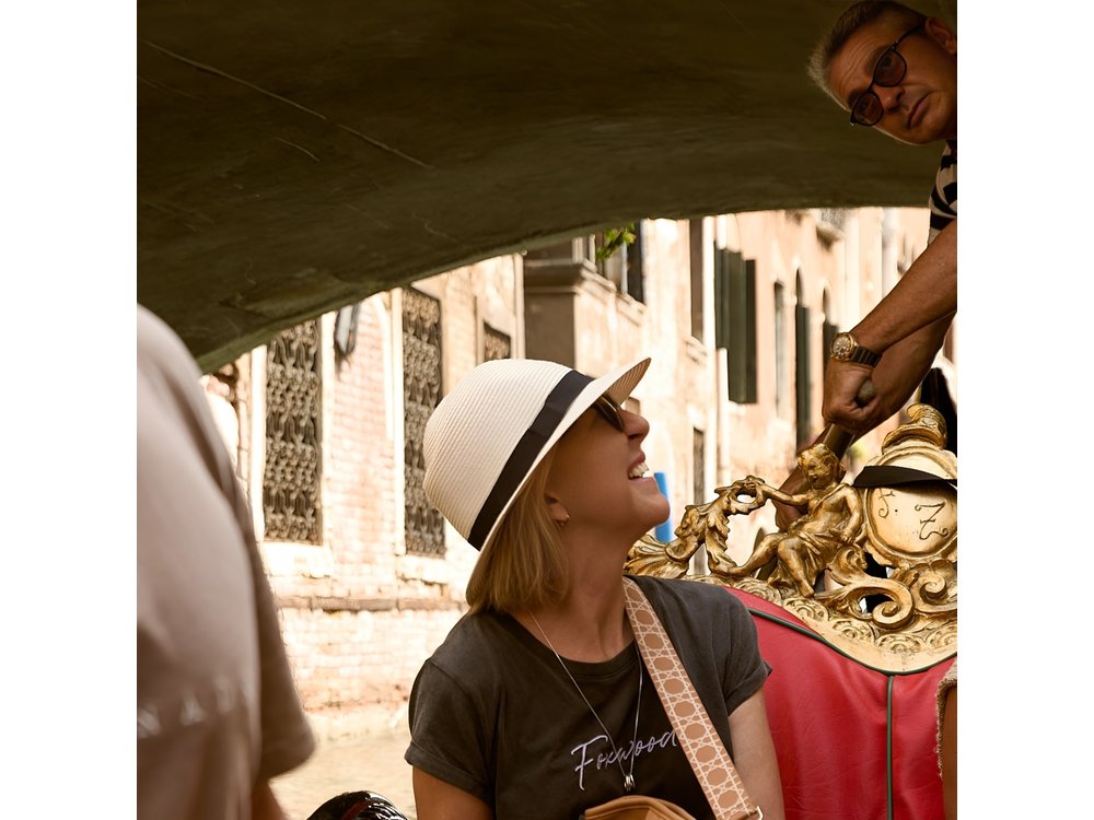 Venice Art Walking Tour with Gondola Ride