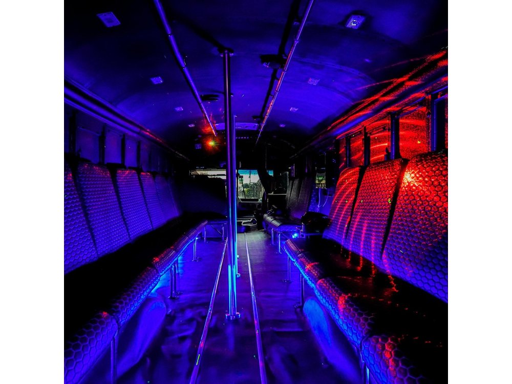 Bar Crawl in San Jose in a Deluxe Party Bus