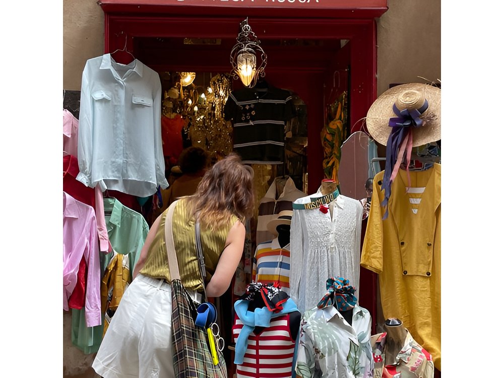 Vintage Shopping Tour in Milan