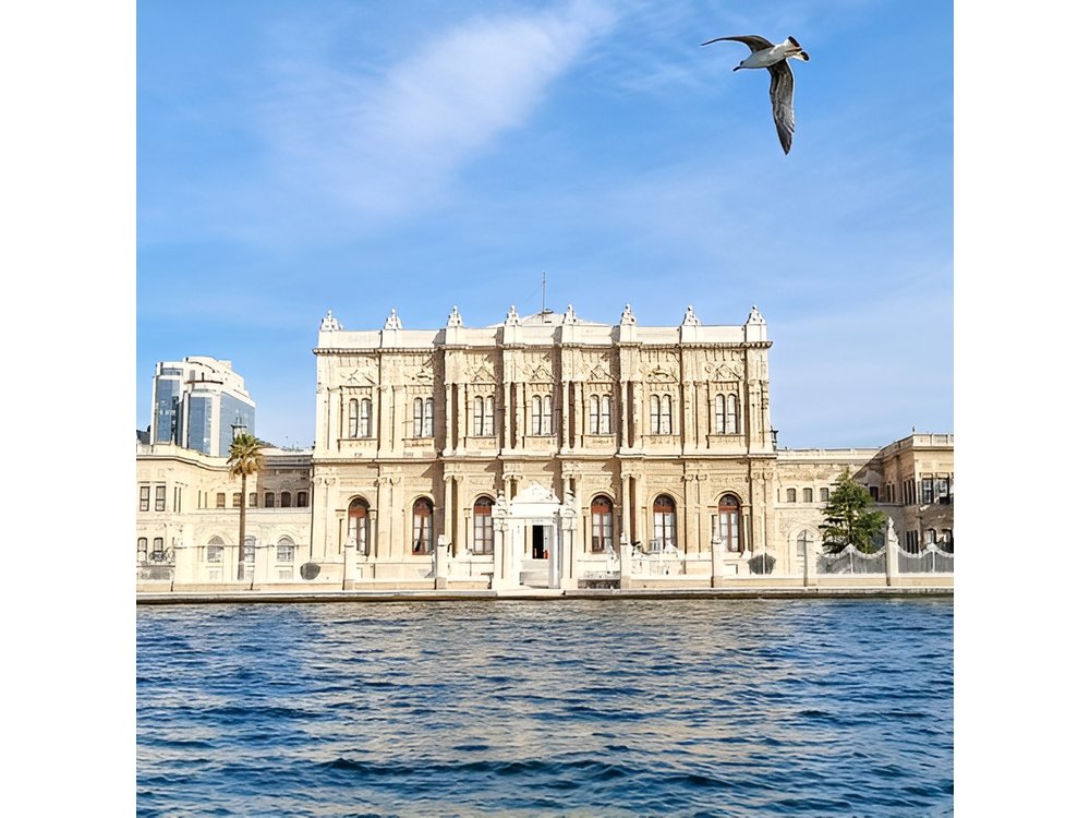Istanbul Guided Dolmabahçe Palace and Sunset Bosphorus Tour