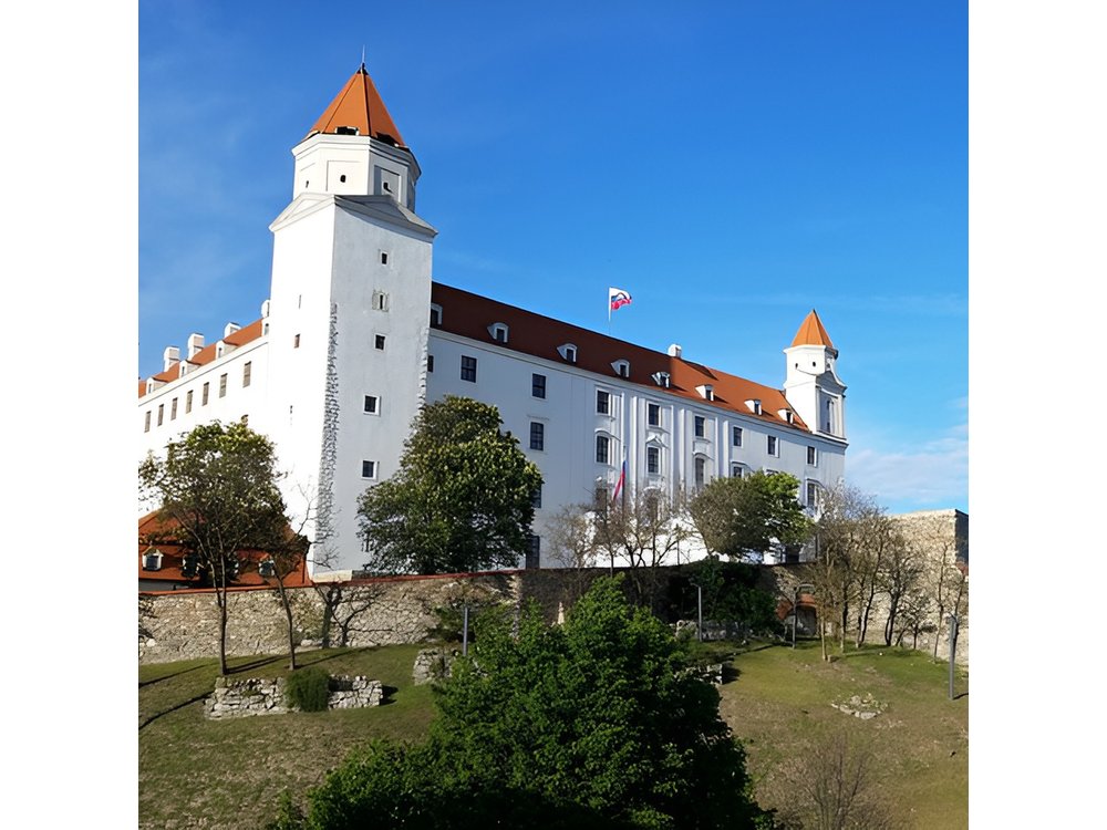 Explore Bratislava with a Local: Private Tour from Vienna