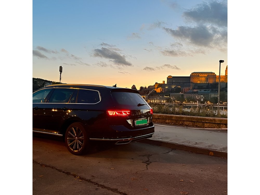 8-hour private Budapest city tour by car / minivan