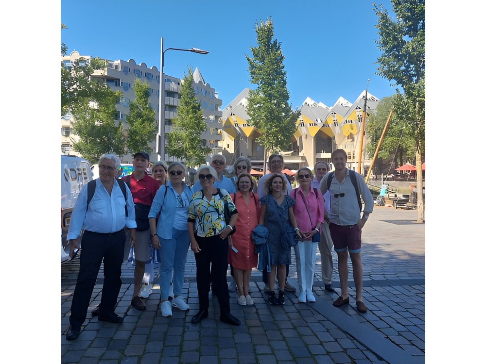 Rotterdam: Private Walking Tour with Cube House Entry