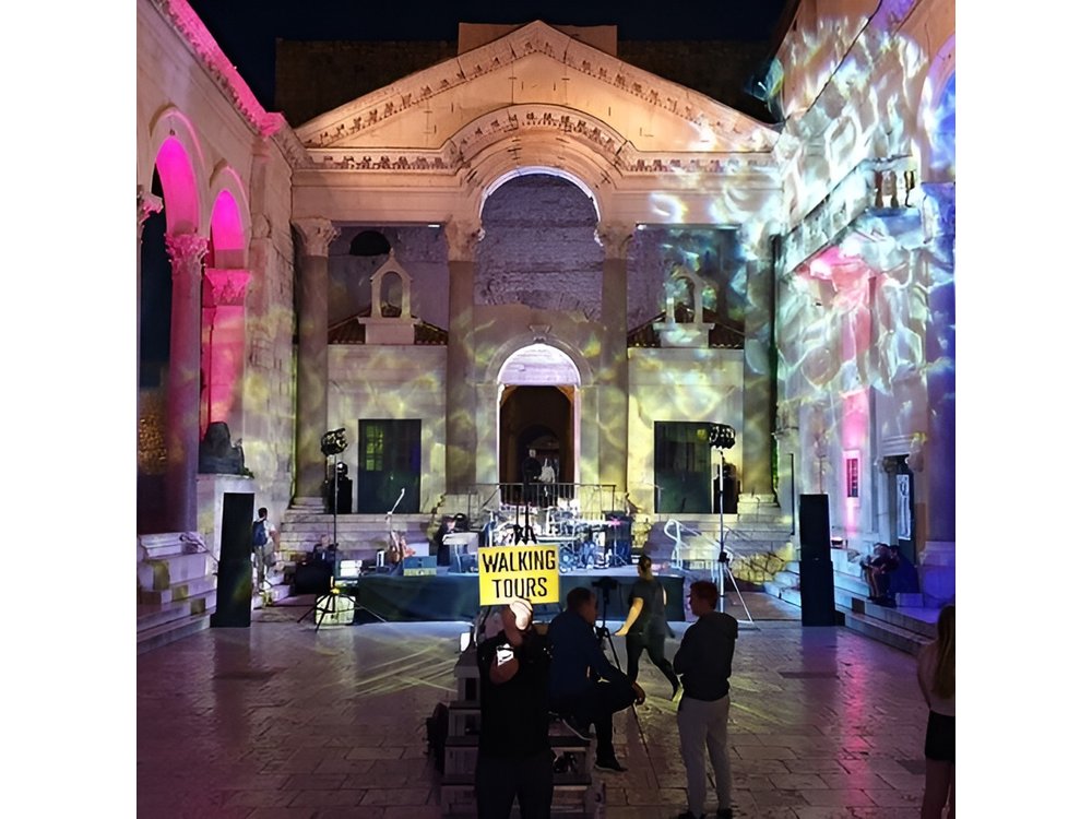 Private History Split Walking Tour in Italian